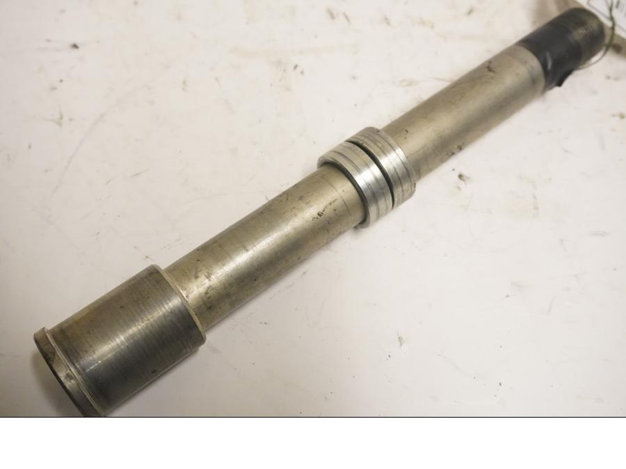 Framsidan på Axel från en Kawasaki Versys 1000 -2012 motorcykel.