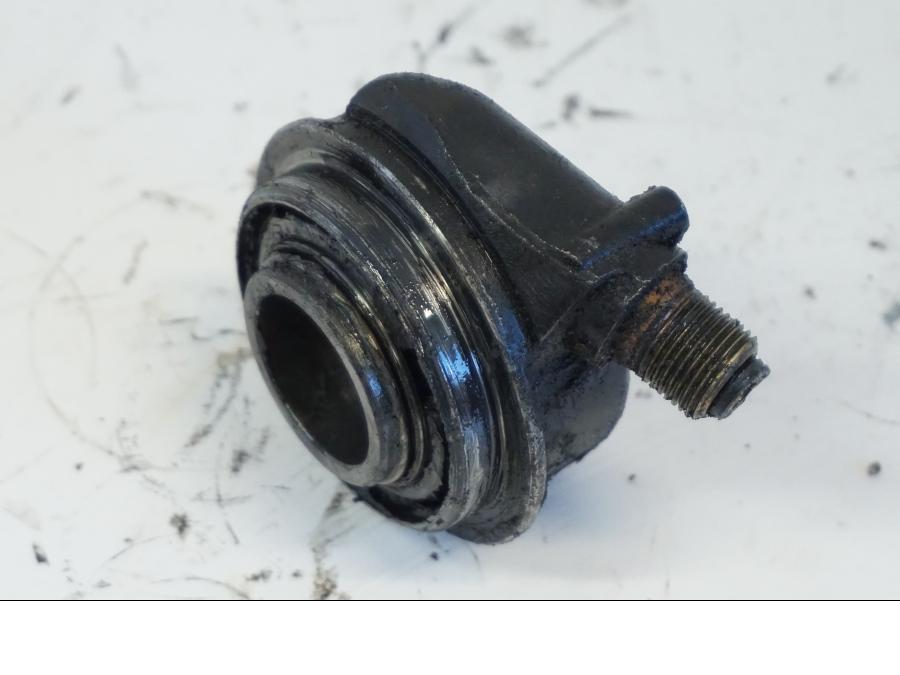 Snett nerifrån på Hastighetsdrivning från en Yamaha YZF 1000 R -1997 motorcykel.