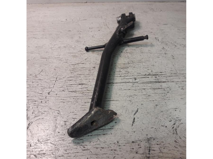 Baksidan på Sidostöd från en Suzuki GSX-R 1000 -2004 motorcykel.