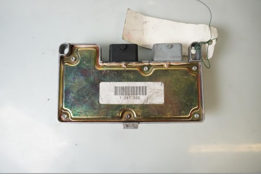 Baksidan på CDI / ECU från en Triumph Sprint RS -2000 motorcykel.