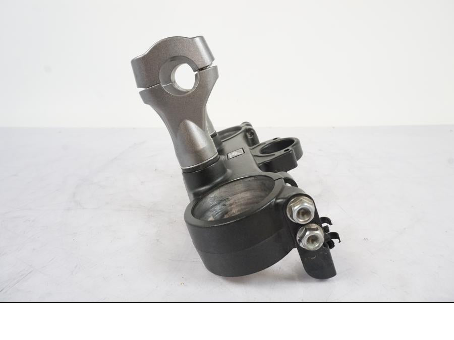 Snett uppifrån på Gaffelkrona från en Honda CRF 1000 Africa Twin -2016 motorcykel.