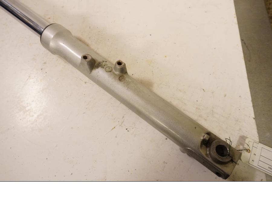 Vänster sida på Gaffelben från en Yamaha XV 535 -1988 motorcykel.