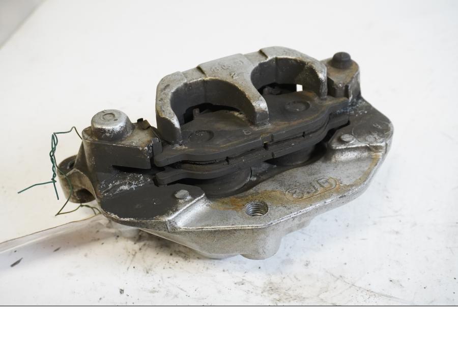 Höger sida på Bromsok från en Yamaha XVS 650 -1999 motorcykel.