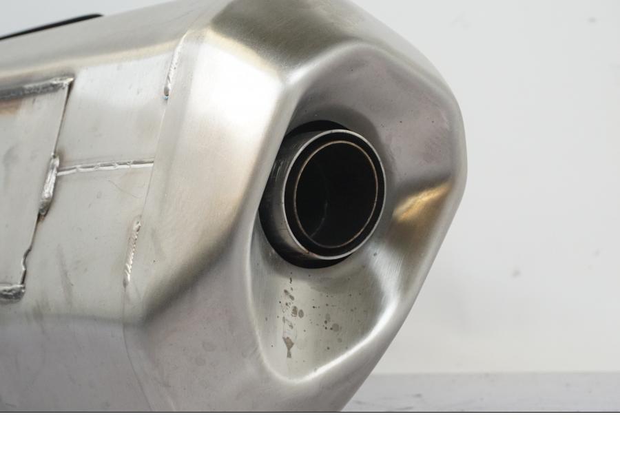 Extrabild2 på Ljuddämpare från en Kawasaki ZX-4R -2024 motorcykel.