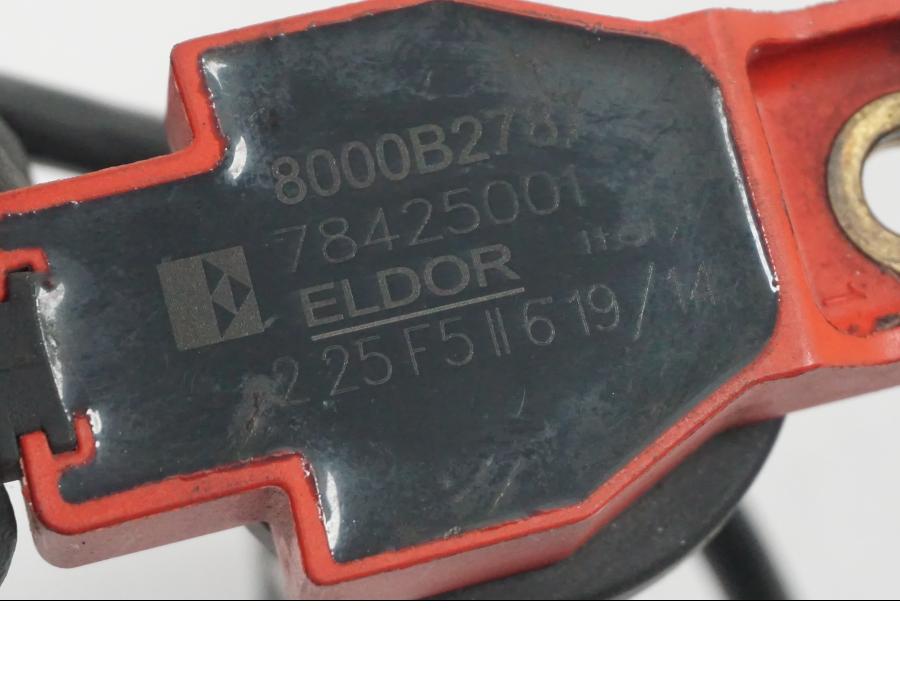 Snett nerifrÄn pÄ TÀndspole frÄn en MV Agusta Dragster -2014 motorcykel.