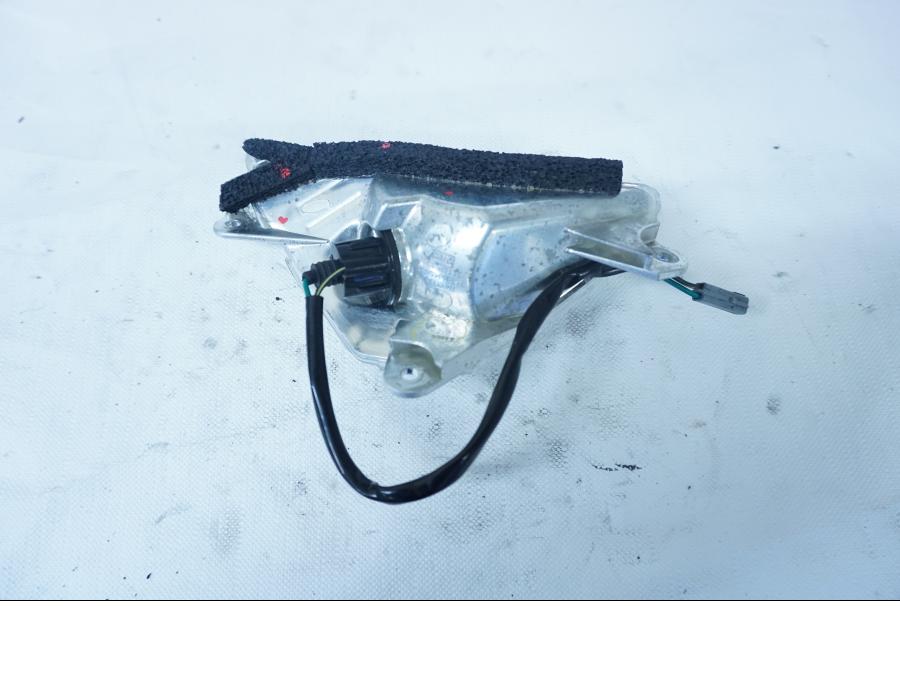 Vänster sida på Blinkers från en Kawasaki Ninja 650 -2018 motorcykel.