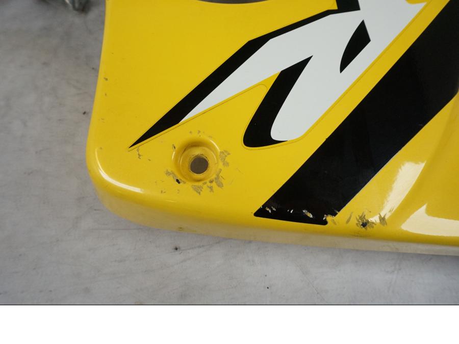 Snett uppifrån på Sidkåpa från en Honda CBR 600 F -2001 motorcykel.