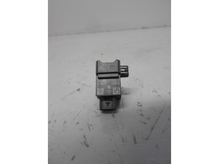 Baksidan på Acceleration Sensor från en BMW R 1200 GSA -2018 motorcykel.