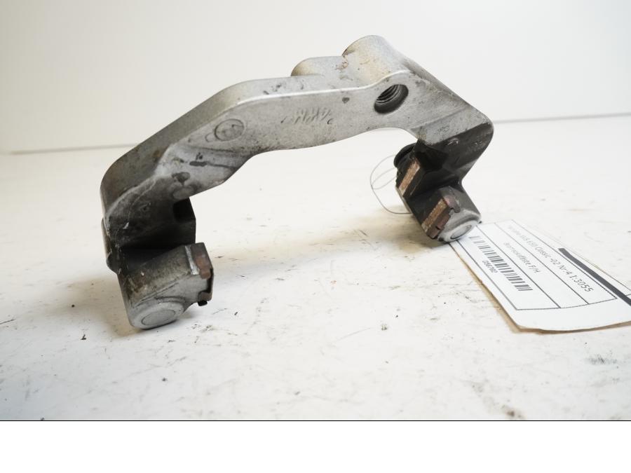 Baksidan på Bromsoksfäste från en Yamaha XVS 650 -2002 motorcykel.