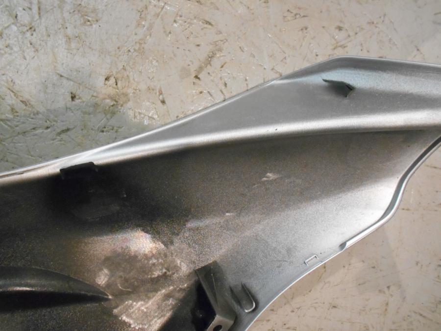 Höger sida på Sidkåpa från en Yamaha YZF 1000 R1 -2015 motorcykel.