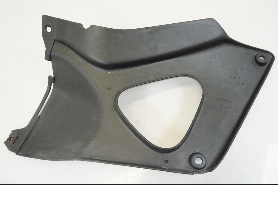 Höger sida på Sidopanel från en Honda XL 1000 V -1999 motorcykel.