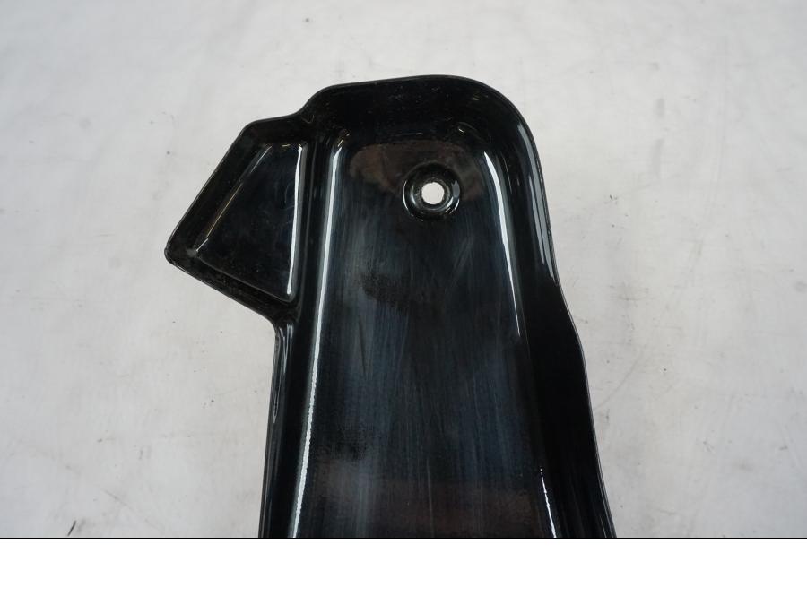 Extrabild1 på Sidopanel från en H-D Softail Sport Glide FLSB -2022 motorcykel.