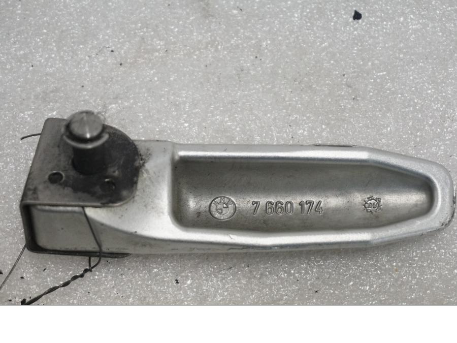 Höger sida på Fotpinne från en BMW K 1300 R -2011 motorcykel.