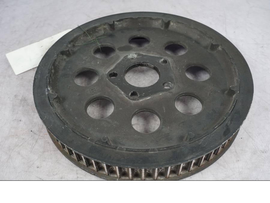 Vänster sida på Remdrev från en H-D Softail Heritage Classic FLSTC/I -1995 motorcykel.