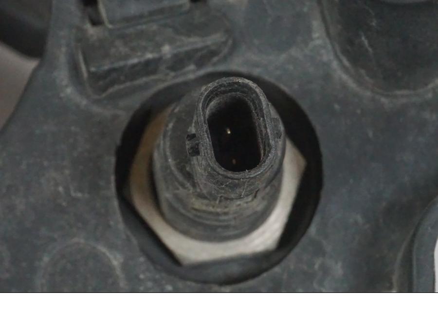 Snett nerifrån på Tändningslåskåpa från en BMW F 800 GS -2008 motorcykel.