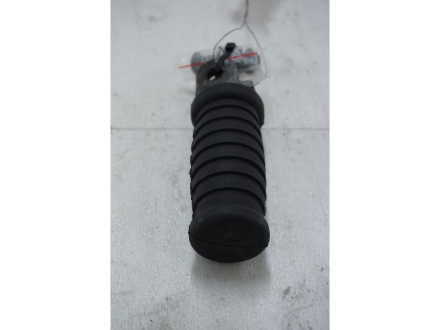 Höger sida på Fotpinne från en Triumph Thunderbird 900 -2000 motorcykel.