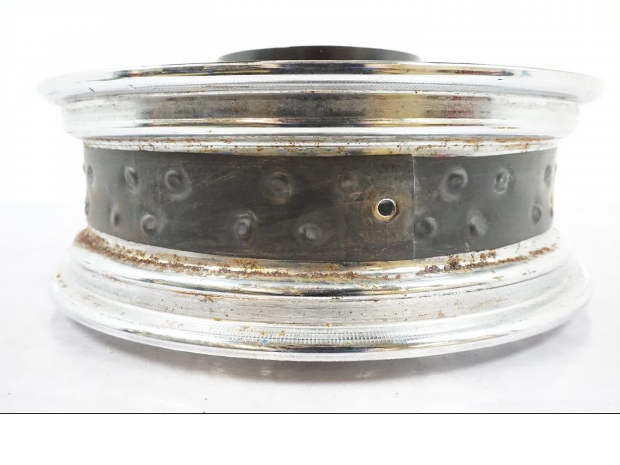 Extrabild6 på Fälg från en Yamaha XVS 1100 -2004 motorcykel.