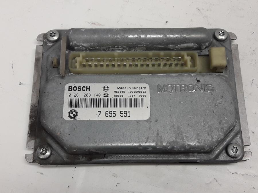 Framsidan på Motronic styrenhet från en BMW K 1200 LT -2006 motorcykel.