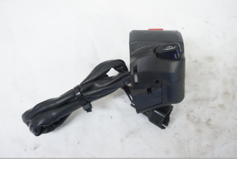 Höger sida på Styrelreglage från en Kawasaki ER-6N -2006 motorcykel.