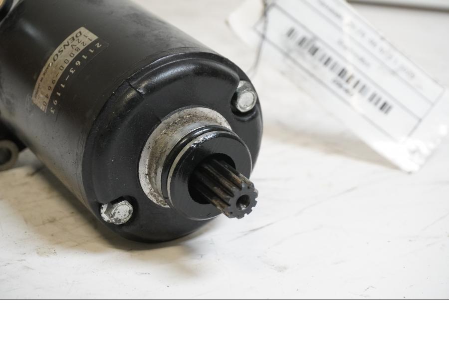 Baksidan på Startmotor från en Kawasaki ZX-7R -1996 motorcykel.