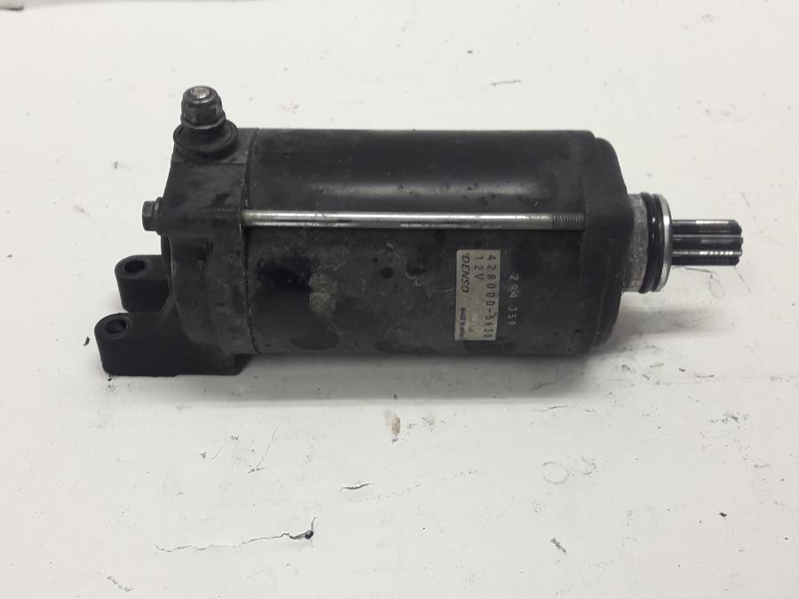 Baksidan på Startmotor från en BMW F 800 ST -2010 motorcykel.