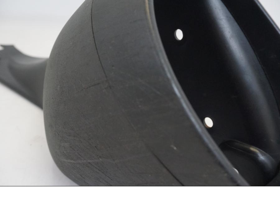 Vänster sida på Luftintag från en Buell XB 12 R -2004 motorcykel.