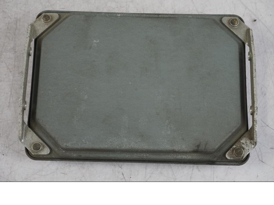 Vänster sida på Motronic styrenhet från en BMW R 1100 GS -1998 motorcykel.