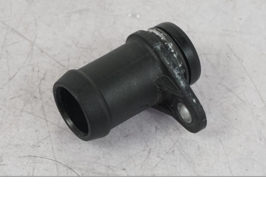 Baksidan på Vattenkyl från en BMW R 1250 GS -2023 motorcykel.