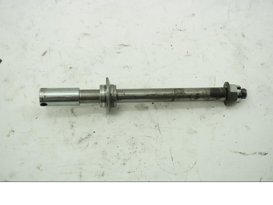 Framsidan på Axel från en Yamaha SR 400 -1982 motorcykel.