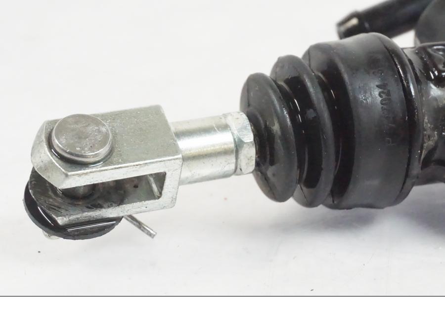 Snett uppifrån på Bromshuvudcylinder från en KTM 390 Adventure -2021 motorcykel.