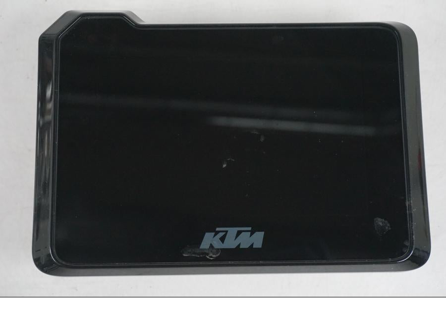 Framsidan pÄ Instrumentpanel frÄn en KTM 1290 Super Duke R -2022 motorcykel.