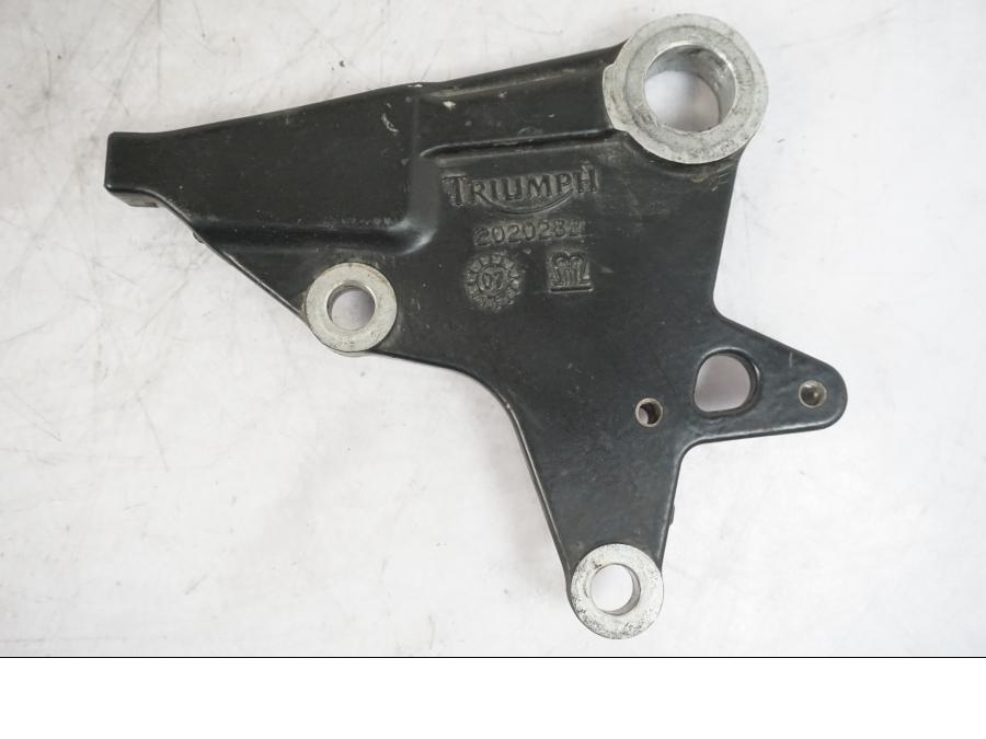 Snett uppifrån på Bromsoksfäste från en Triumph Tiger -2009 motorcykel.