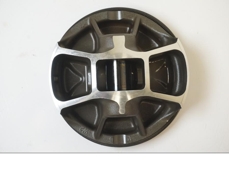 Extrabild2 på Kolv från en KTM 1190 Adventure -2015 motorcykel.