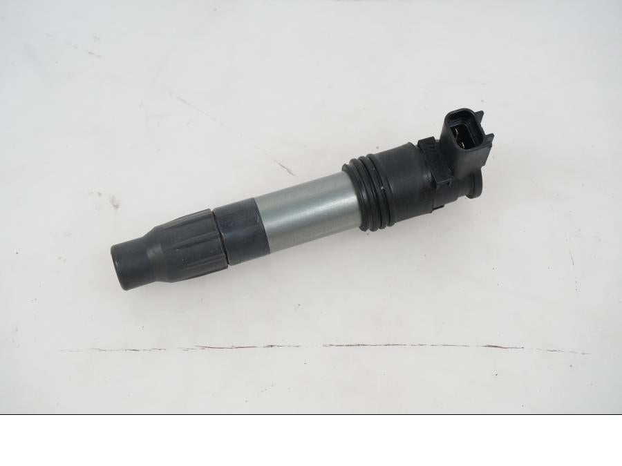 Baksidan på Tändspole från en KTM 1290 Super Adventure S -2022 motorcykel.