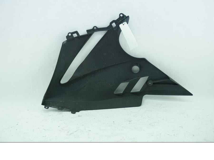 Baksidan på Sidkåpa från en Kawasaki ER-6F -2009 motorcykel.