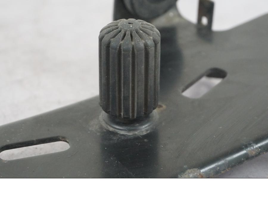 Snett uppifrån på Bensintankfäste från en Triumph Tiger Explorer -2013 motorcykel.