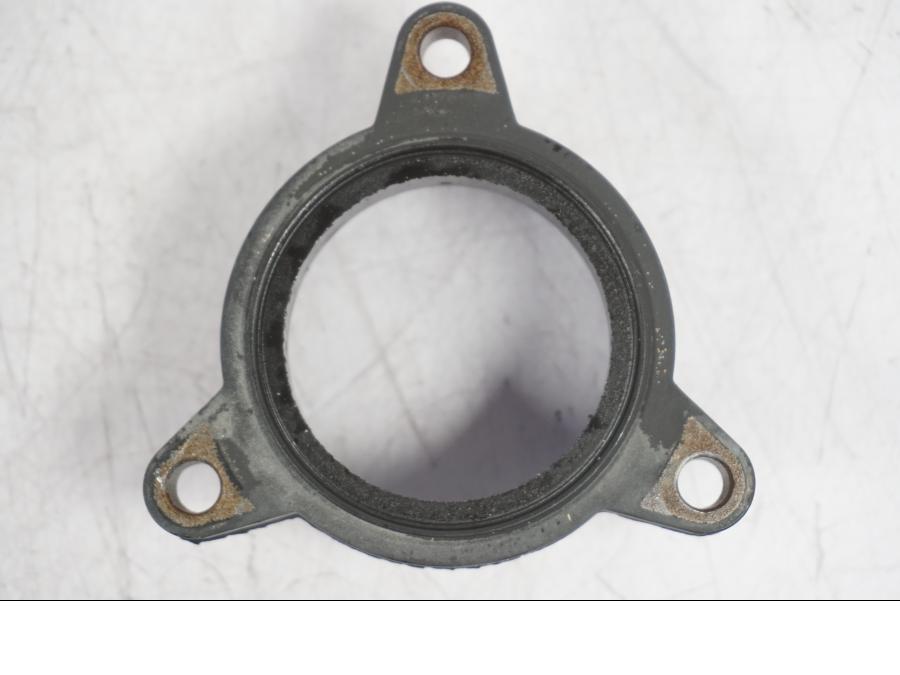 Snett nerifrån på Insugsgummi från en BMW R NineT -2017 motorcykel.