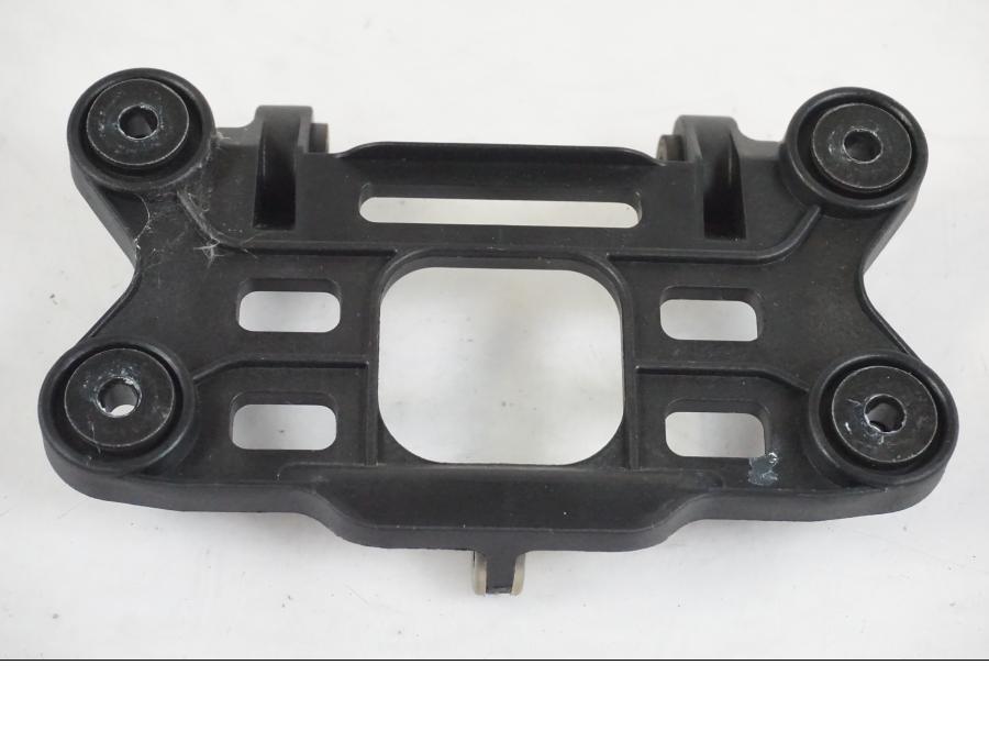 Snett uppifrån på Instrumentpanelsfäste från en KTM 390 Adventure -2021 motorcykel.