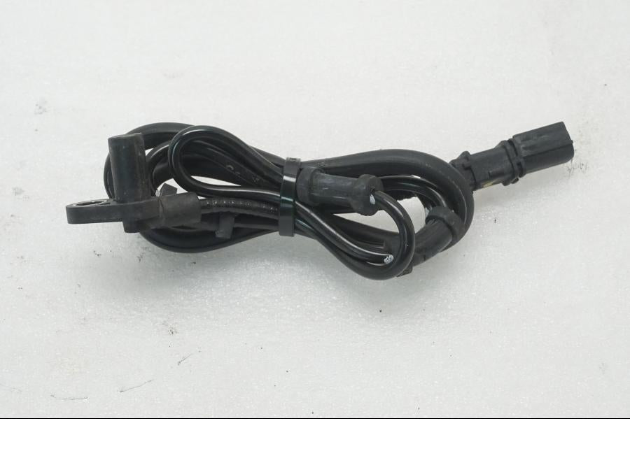 Framsidan på ABS givare från en Kawasaki Z 400 -2020 motorcykel.