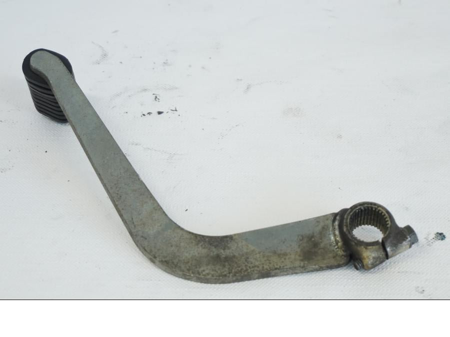 VÀnster sida pÄ Bromspedal frÄn en Yamaha TDM 850 -1998 motorcykel.