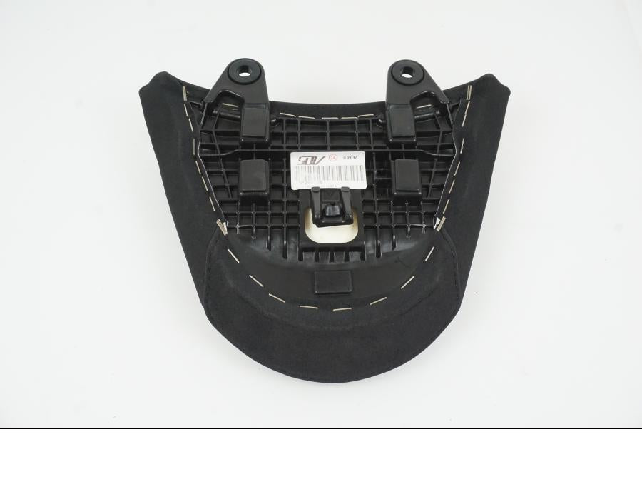 Snett uppifrån på Sadel från en Ducati X Diavel S -2020 motorcykel.