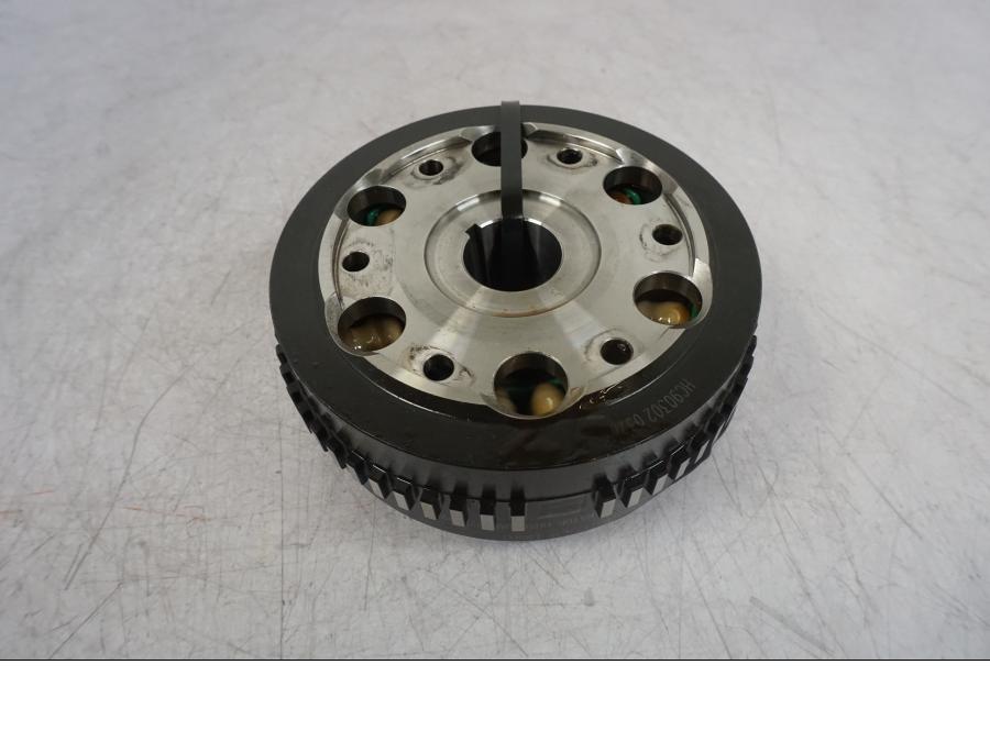 Baksidan på Generator från en BMW F 750 GS -2020 motorcykel.