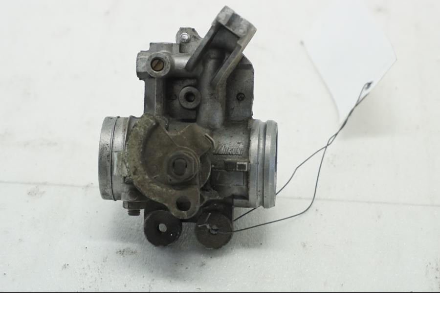 Baksidan på Spjällhus från en Yamaha YZF-R 125 -2008 motorcykel.