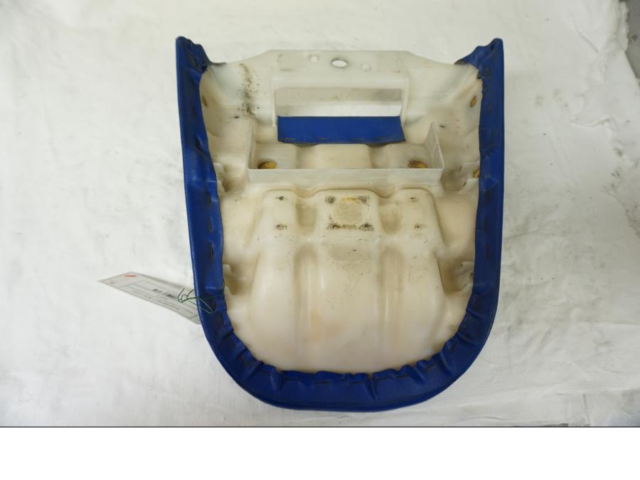 Snett uppifrån på Sadel från en Suzuki GSX 600 F -1988 motorcykel.