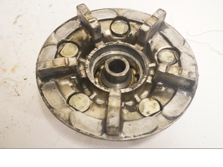 Baksidan på Drevfäste från en Suzuki GS 500 -2004 motorcykel.