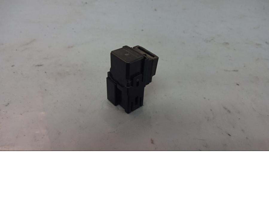 Framsidan på Relä från en Yamaha FJR 1300 -2003 motorcykel.