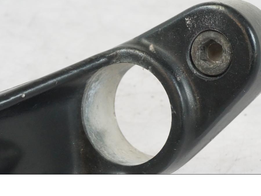 Snett uppifrån på Styre från en Suzuki GSX 550 EF -1985 motorcykel.