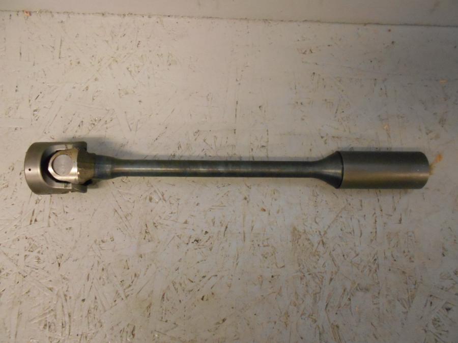 Framsidan på Kardanaxel från en Suzuki VZ 1600 -2004 motorcykel.