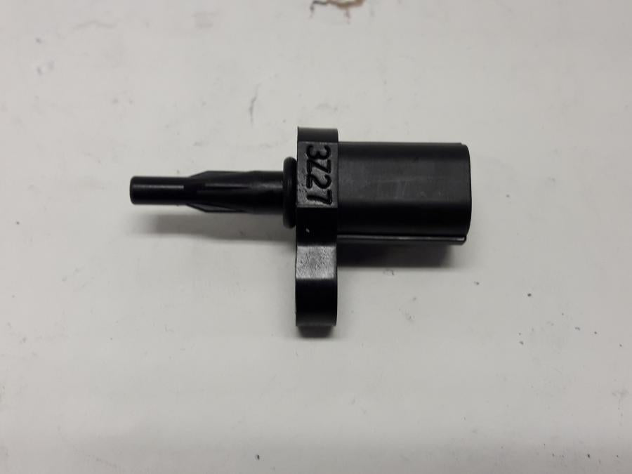 Framsidan på Luftburksensor från en Kawasaki ER-6N -2015 motorcykel.