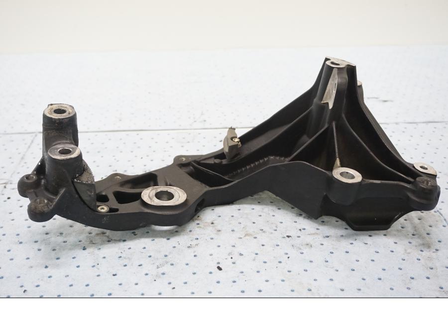 Höger sida på Ramdel från en MV Agusta F3 675 -2014 motorcykel.